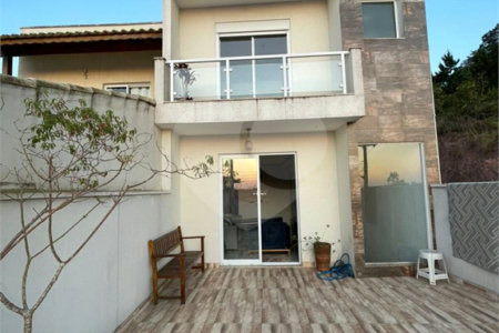 Casa à venda com 3 suítes no condomínio Residencial Rubi, Mogi das Cruzes - SP
