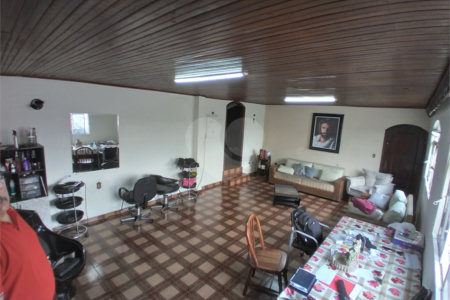 Casa Térrea à venda com 3 suítes em Vila Mazzei, São Paulo, SP