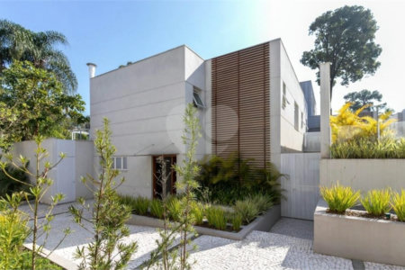Casa à venda com 4 suítes no condomínio Hípica Garden, São Paulo - SP