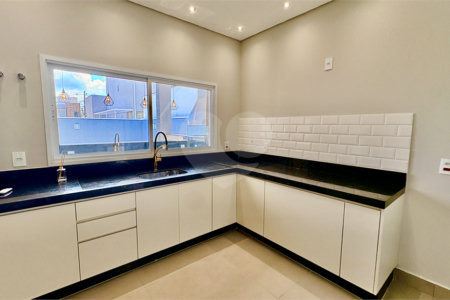 Casa à venda com 4 quartos, sendo 1 suíte,  no condomínio Villagio Milano, Sorocaba - SP