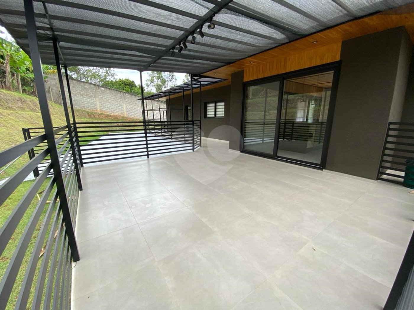 Casa à venda com 4 quartos, sendo 3 suítes,  no condomínio Jardim das Palmeiras, Bragança Paulista - SP