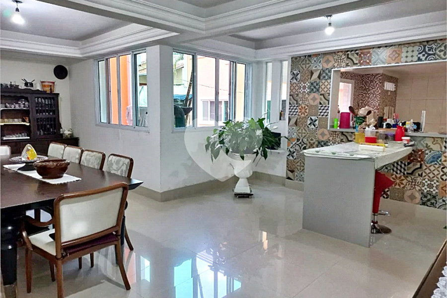 Sobrado à venda com 5 quartos, sendo 4 suítes, em Santana, São Paulo, SP