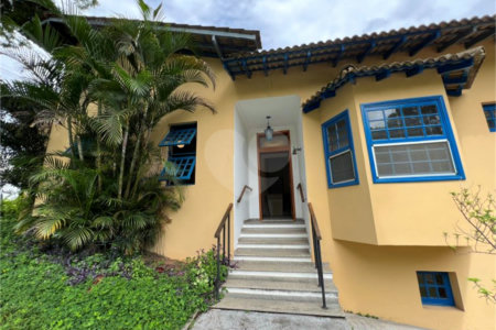 Casa à venda ou para alugar com 4 quartos, sendo 3 suítes, no condomínio Estância Marambaia, Vinhedo - SP