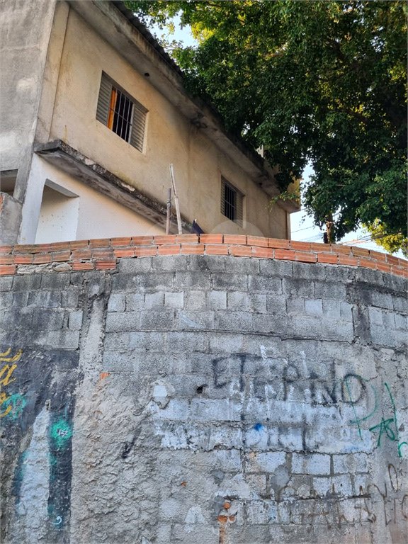 Sobrado à venda com 3 quartos em Vila Basileia, São Paulo, SP