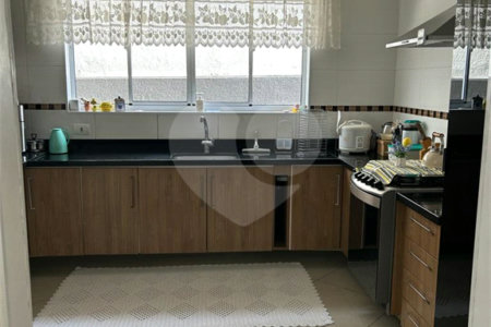 Casa à venda com 3 quartos, sendo 1 suíte,  em Vila Vitória, Mogi das Cruzes, SP