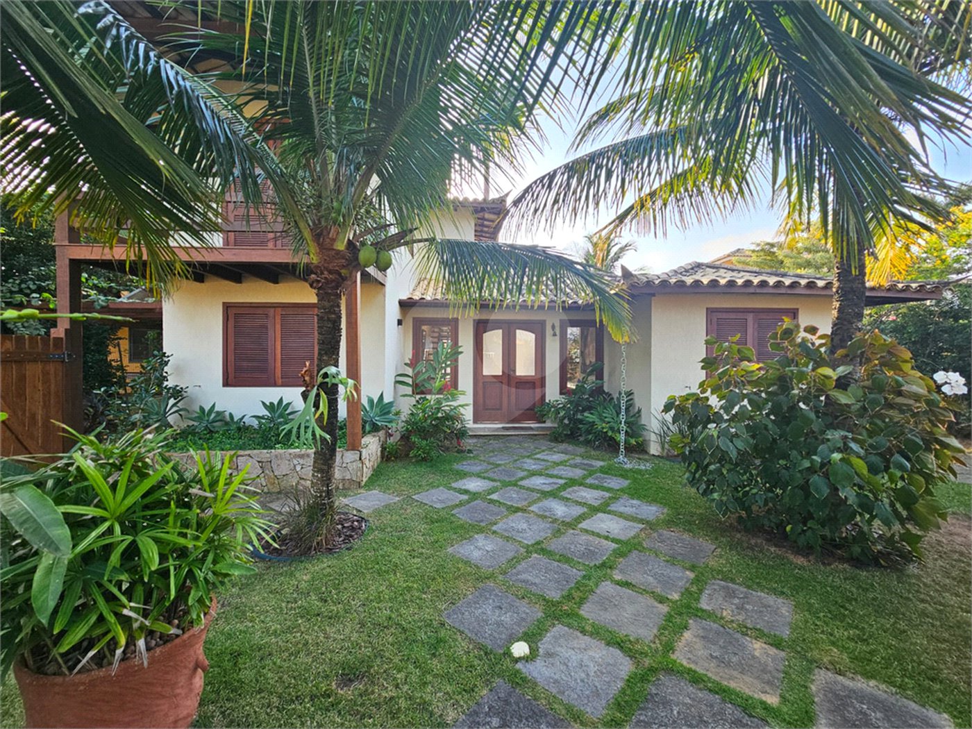 Casa à venda com 4 suítes em Praia Rasa, Armação dos Búzios, RJ
