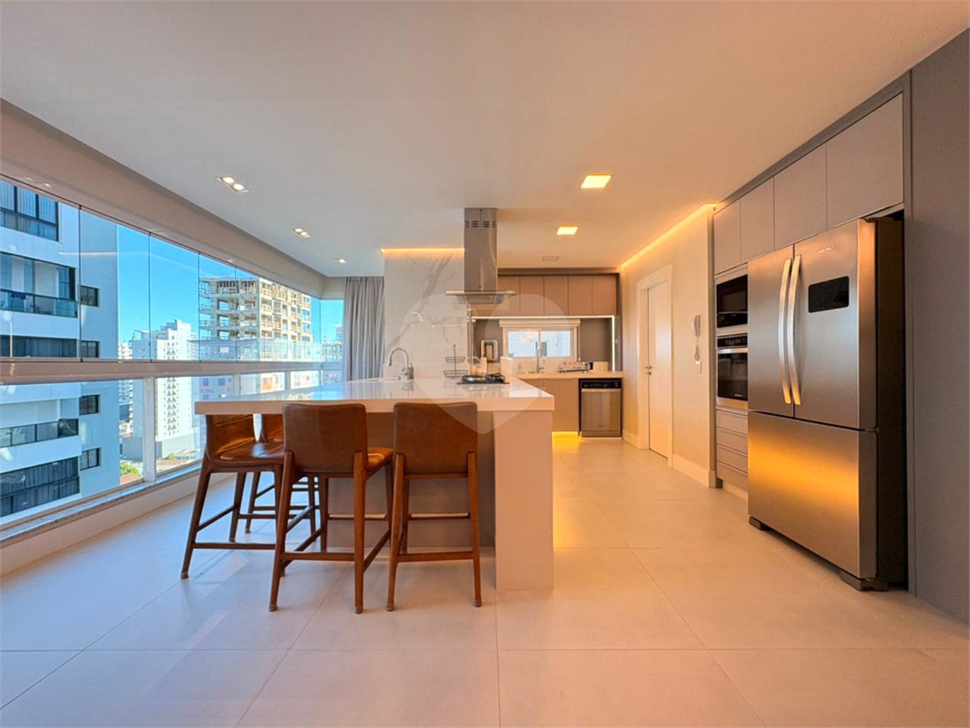 Apartamento à venda com 3 suítes em Balneário Perequê, Porto Belo, SC