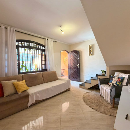 Sobrado à venda com 3 quartos, sendo 1 suíte, em Jardim Califórnia, Sorocaba, SP