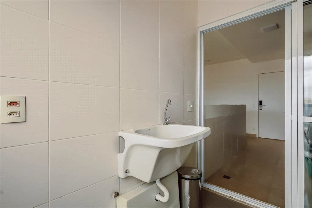 Apartamento à venda ou para alugar com 1 quarto em Vila Gertrudes, São Paulo, SP