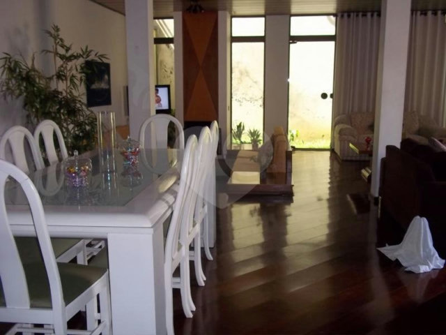 Sobrado à venda com 3 quartos, sendo 2 suítes,  em Jardim São Bento, São Paulo, SP