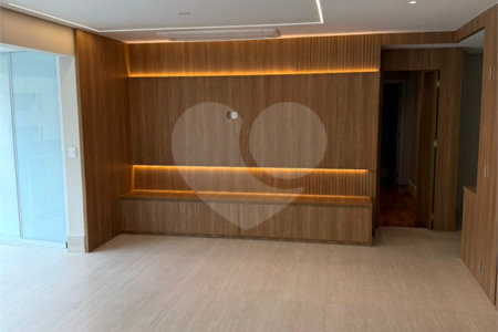 Apartamento à venda com 3 suítes em Vila Olímpia, São Paulo, SP