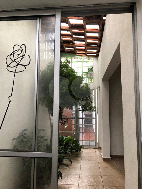 Casa à venda com 4 quartos, sendo 1 suíte,  em Jardim Rosa Maria, São Paulo, SP