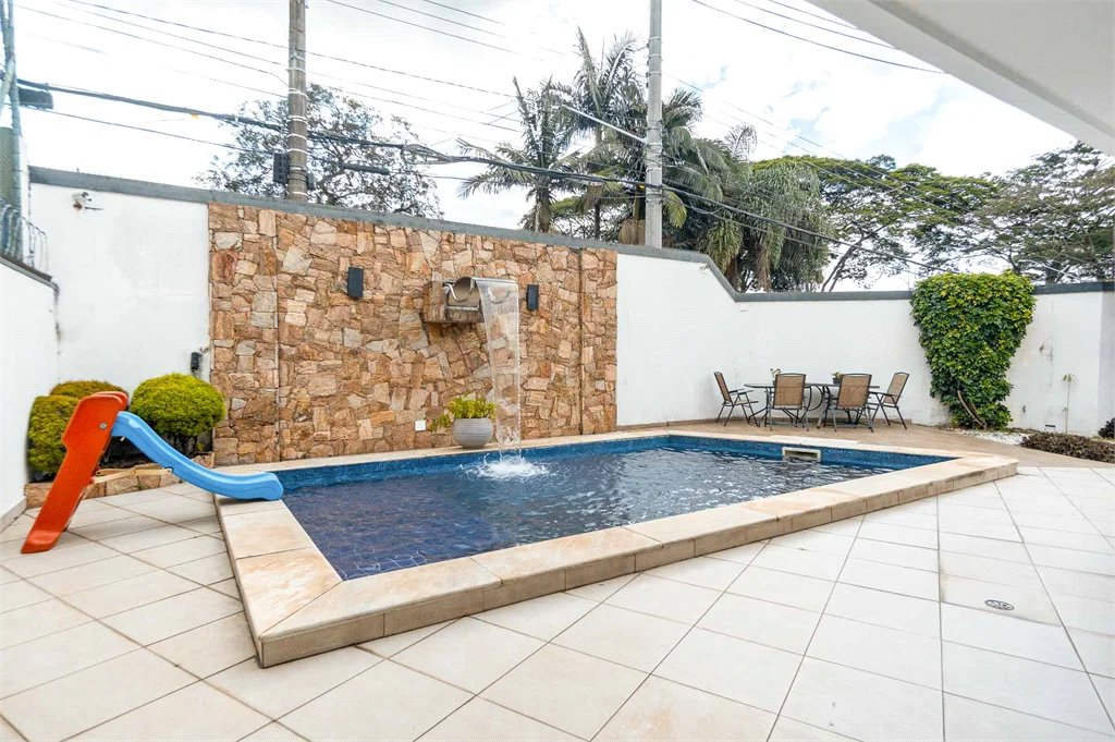Casa Térrea à venda com 3 quartos, sendo 1 suíte, em Vila Inah, São Paulo, SP