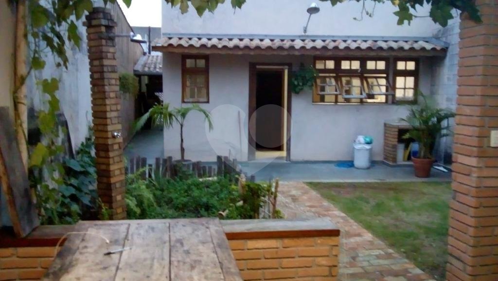Sobrado à venda com 5 quartos, sendo 1 suíte, em Lapa de Baixo, São Paulo, SP