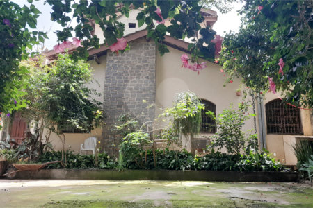 Sobrado à venda com 6 quartos, sendo 4 suítes, em Retiro das Fontes, Atibaia, SP