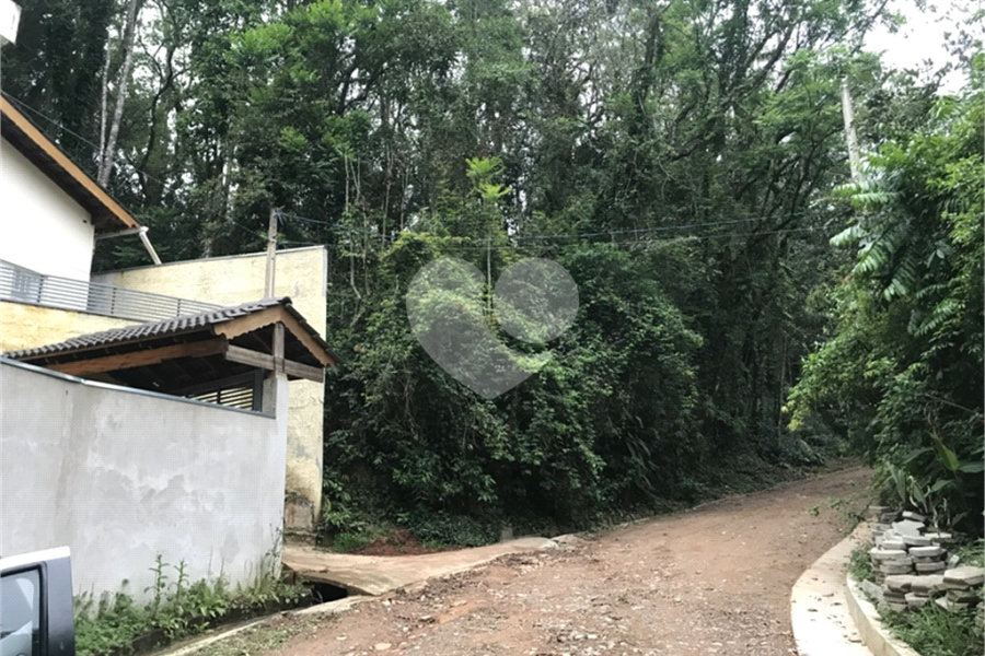 Terreno à venda no condomínio Jardim da Montanha I, Mairiporã - SP