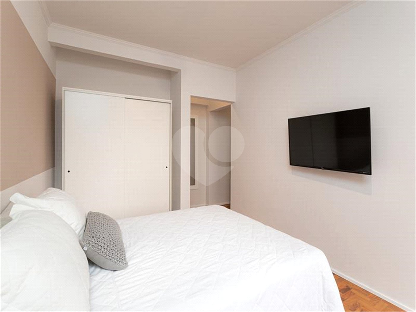 Apartamento à venda com 4 quartos, sendo 2 suítes, em Pinheiros, São Paulo, SP