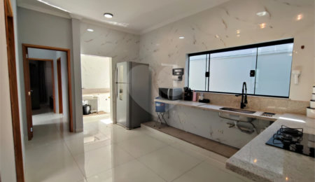 Casa à venda com 3 quartos no condomínio Residencial Lago dos Ipês, Itapetininga - SP