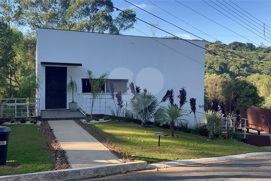 Casa à venda com 5 suítes no condomínio Suíça da Cantareira, Mairiporã - SP