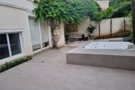 Casa à venda com 3 suítes no condomínio Solares Vila Europa, São Paulo - SP