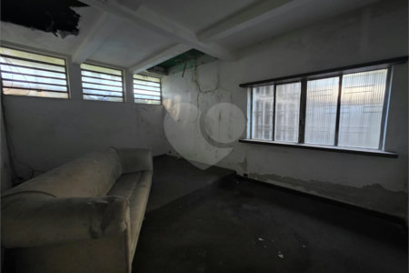 Casa à venda com 4 quartos, sendo 1 suíte, em Indianópolis, São Paulo, SP