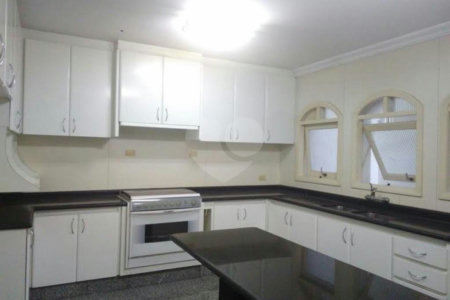Casa à venda com 4 quartos, sendo 3 suítes, em Vila Maria Alta, São Paulo, SP