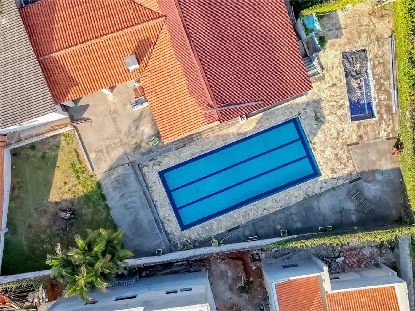 Casa à venda ou para alugar com 5 quartos, sendo 3 suítes, em Chácara Pavoeiro, Cotia, SP