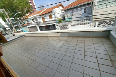 Sobrado à venda com 3 quartos, sendo 1 suíte, em Vila Gomes Cardim, São Paulo, SP