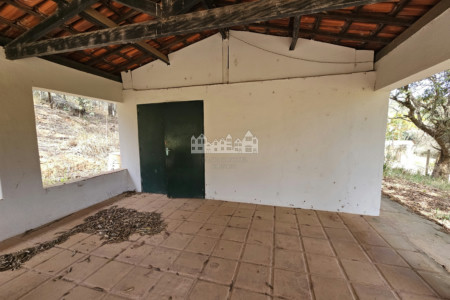 Chácara à venda com 2 quartos em Estância Santa Maria do Laranjal, Atibaia, SP