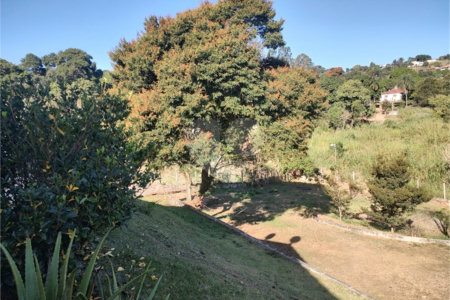 Chácara à venda com 4 quartos, sendo 1 suíte, em Chácaras Fernão Dias, Atibaia, SP