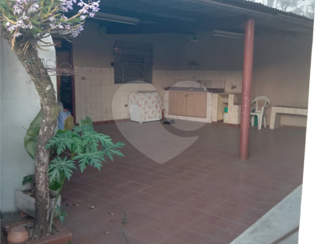 Casa à venda ou para alugar com 2 quartos no Centro, Mairiporã, SP