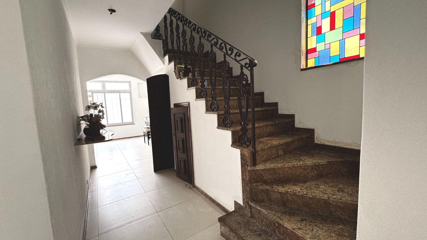 Casa dos Sonhos no Canal 6 – Piscina, Privacidade e 450m² de Terreno