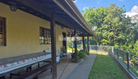 Casa à venda com 3 suítes no condomínio Portal Dos Nobres, Atibaia - SP