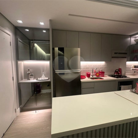 Apartamento à venda com 3 quartos, sendo 2 suítes, em Santo Amaro, São Paulo, SP