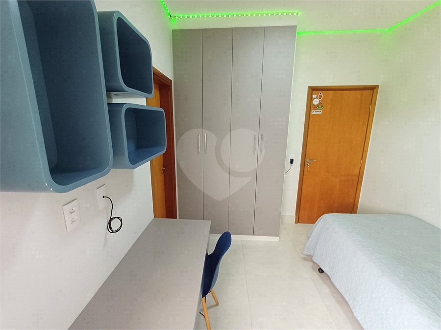 Casa à venda com 3 quartos, sendo 1 suíte, no condomínio Mantova, Indaiatuba - SP