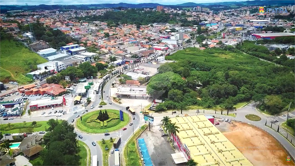 Terreno à venda com 1 suíte no condomínio Recanto do Parque, Itatiba - SP