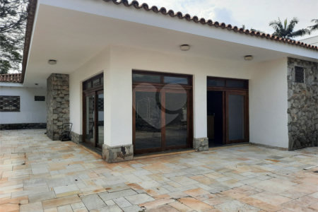 Casa Térrea à venda com 3 suítes em Interlagos, São Paulo, SP