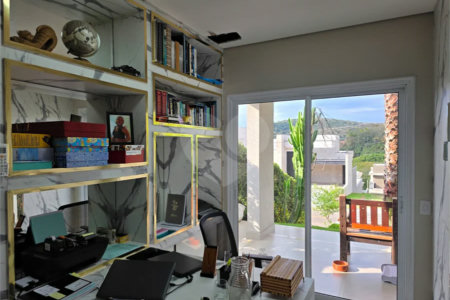 Casa à venda com 3 quartos, sendo 1 suíte,  no condomínio Santa Isabel I, Louveira - SP