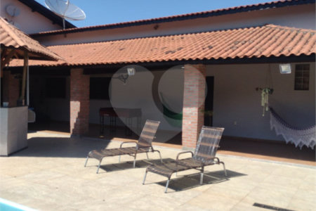 Casa à venda com 3 quartos, sendo 1 suíte, no condomínio Acmti - Colinas do Mosteiro, Terras de Itaici e Recanto dos Pássaros, Indaiatuba - SP