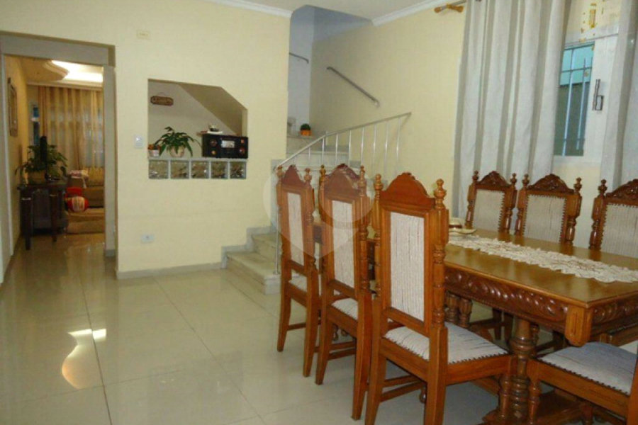 Sobrado à venda com 3 quartos, sendo 1 suíte, em Vila Albertina, São Paulo, SP