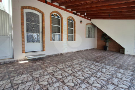 Casa à venda com 2 quartos, sendo 1 suíte, em Vila Assis, Sorocaba, SP