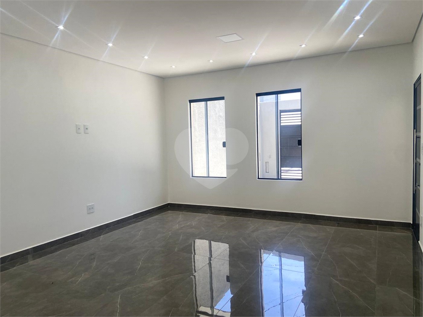 Casa à venda com 2 quartos, sendo 1 suíte, em Residencial Jardim Nathália, Sorocaba, SP