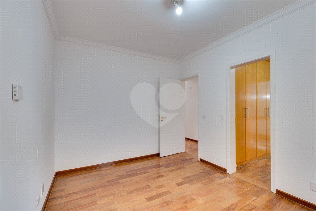 Casa para alugar com 4 quartos, sendo 2 suítes, no condomínio Cassiano Ricardo, São Paulo - SP