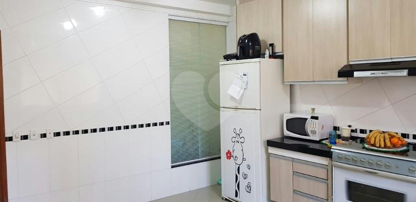 Sobrado à venda com 4 quartos, sendo 3 suítes, em Jardim Virginia Bianca, São Paulo, SP