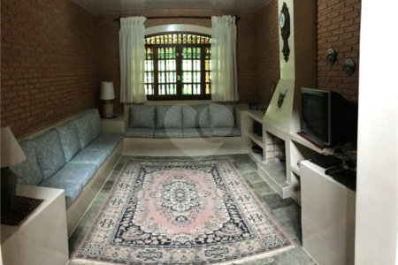 Casa à venda com 5 quartos, sendo 3 suítes, no condomínio Recanto das Flores, Indaiatuba - SP