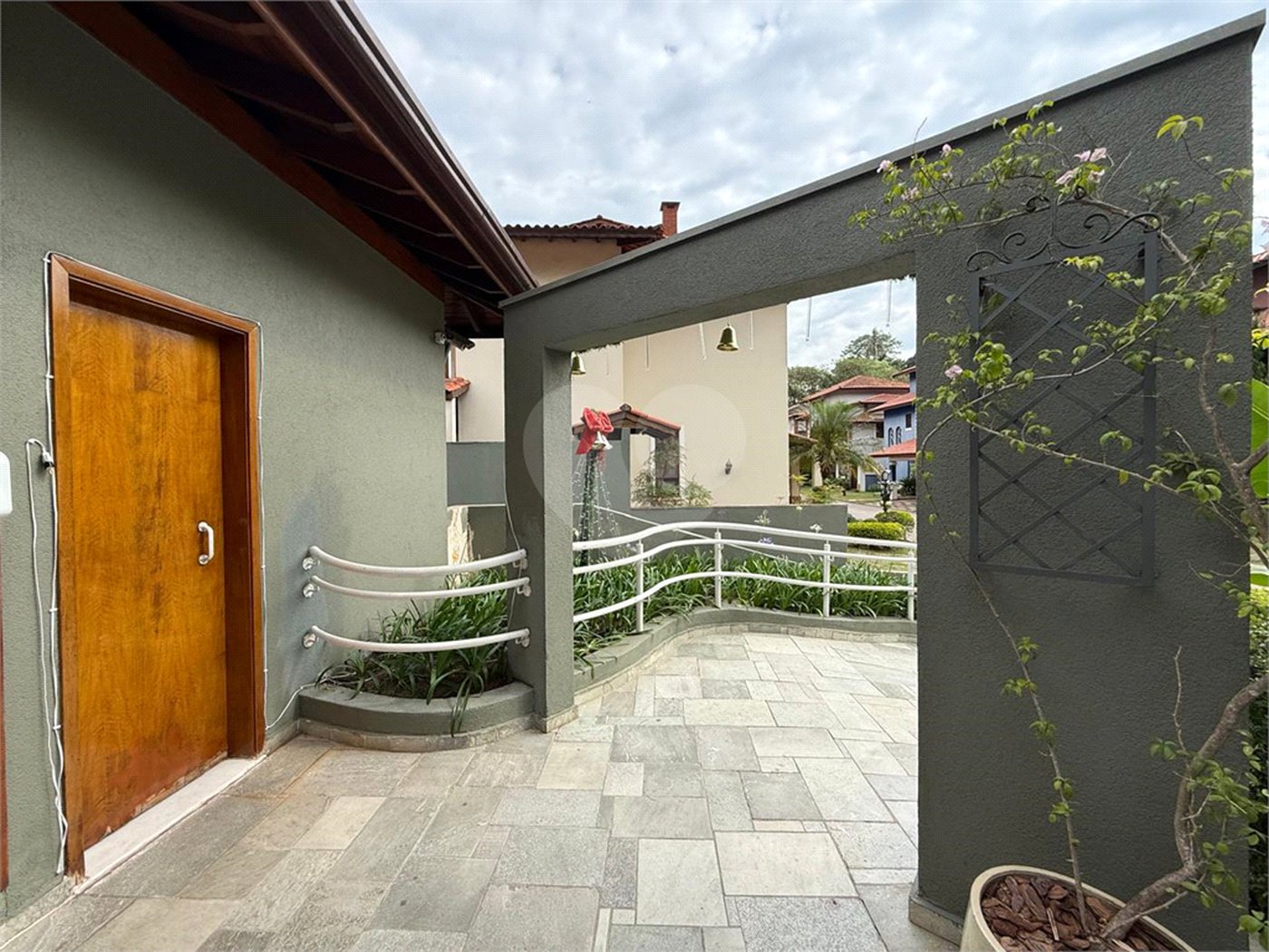 Casa à venda ou para alugar com 3 quartos, sendo 1 suíte, no condomínio Da Serra, São Paulo - SP