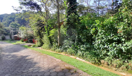 Terreno à venda no condomínio Parque Itatiaia, Mairiporã - SP
