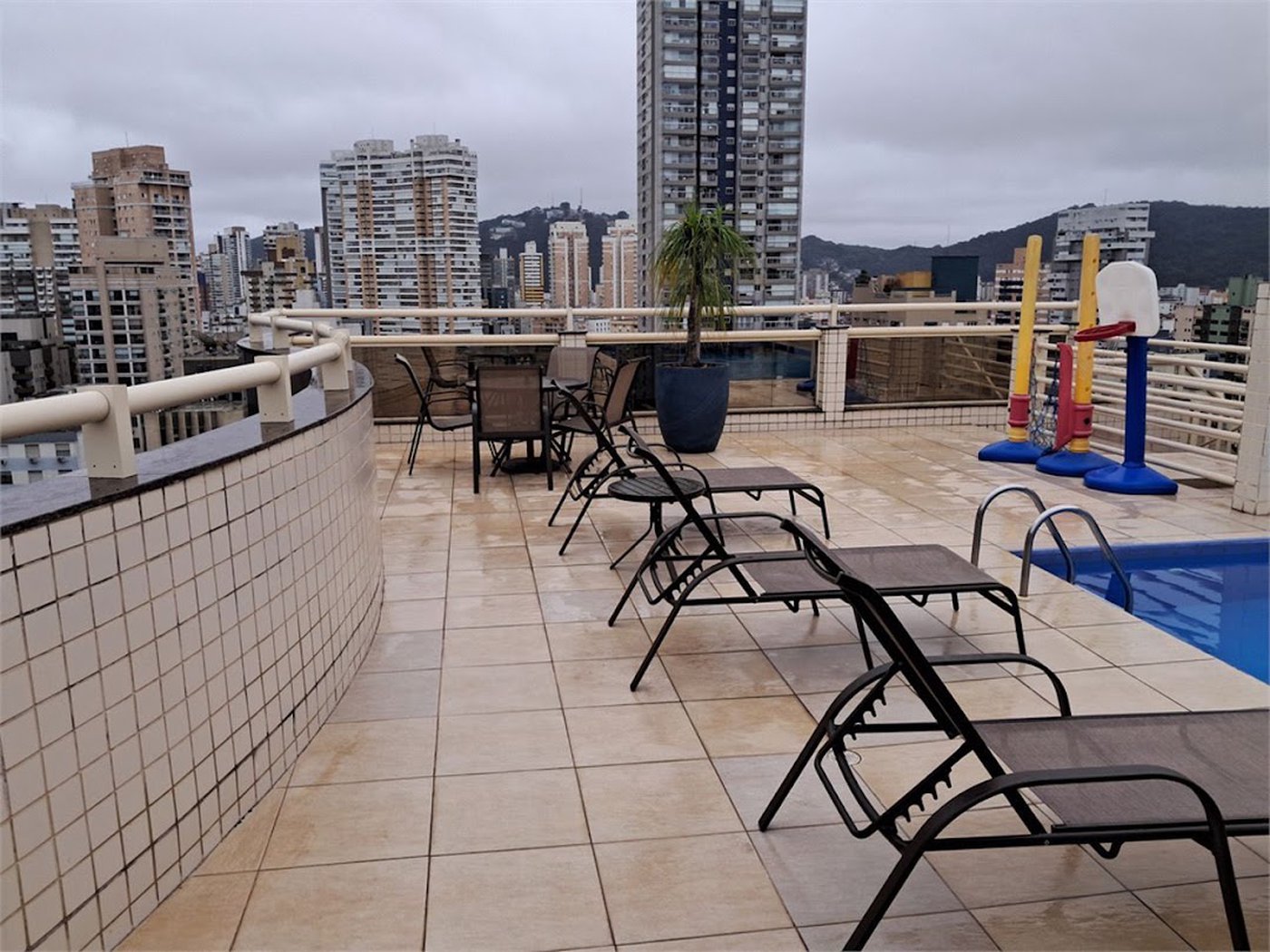 Apartamento Residencial à venda, Gonzaga, Santos - AP0761.