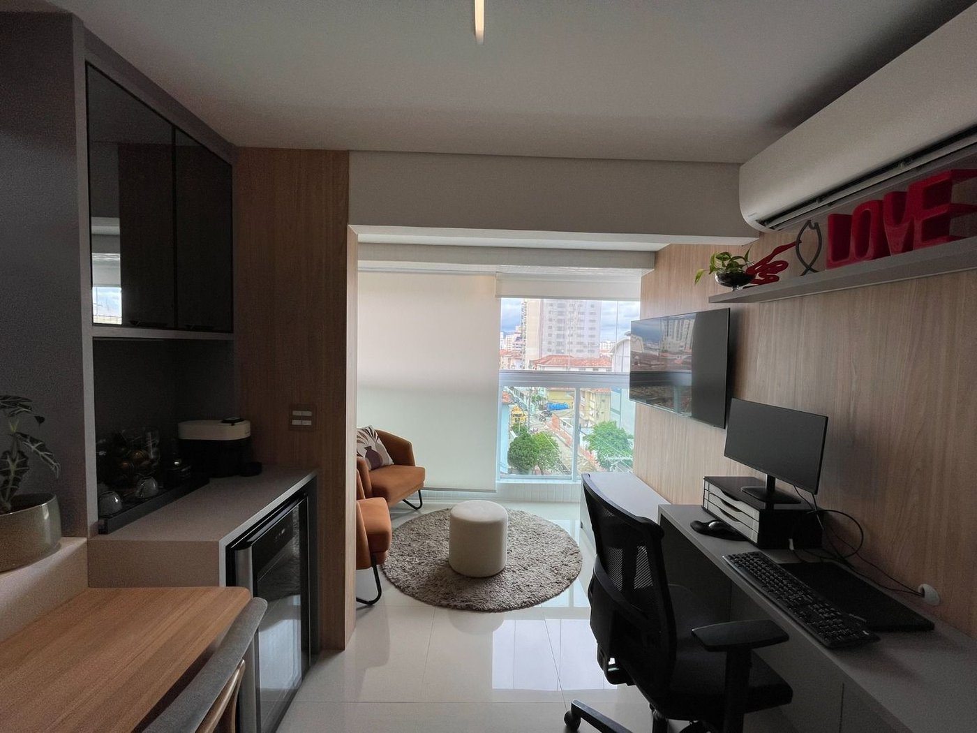 Apartamento 1 suíte com closet, 1 vaga demarcada, Embaré, Santos