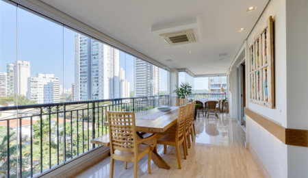 Apartamento à venda com 4 quartos, sendo 2 suítes,  em Campo Belo, São Paulo, SP